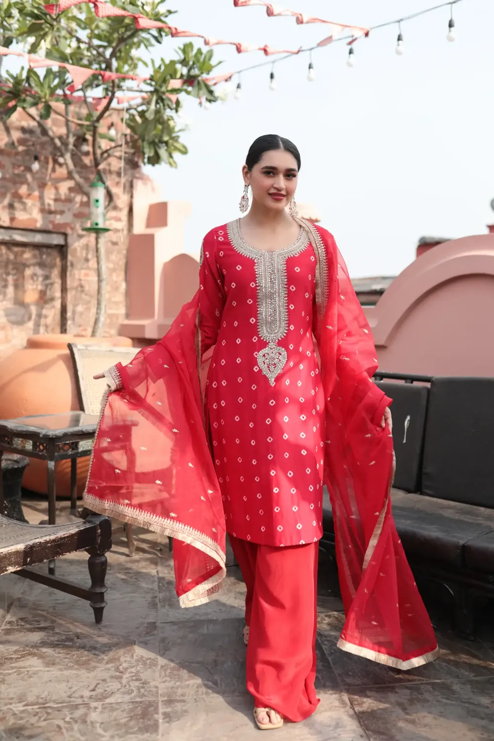 PRINT STRIGHT CUT SUIT WITH SHARARA