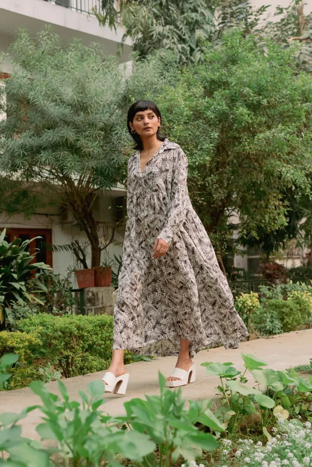 Full sleeve collar long dress