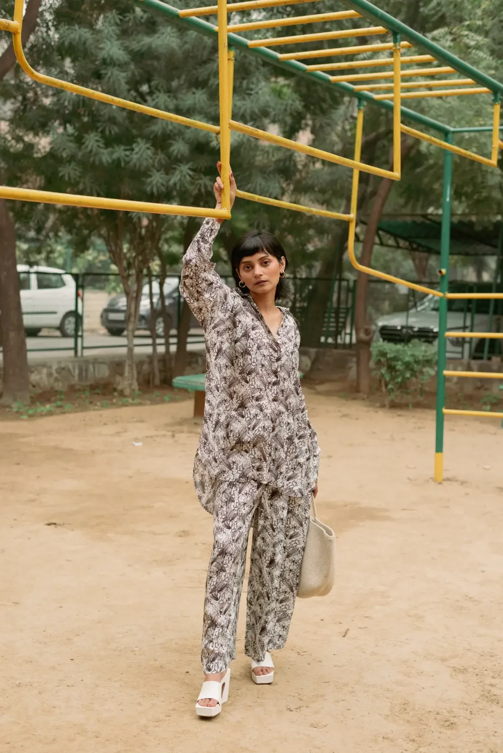 Multicolor Box pleat wide pants with oversized shirt